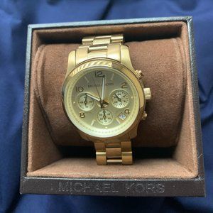 Micheal Kors GOLD WATCH comes w/ BOX